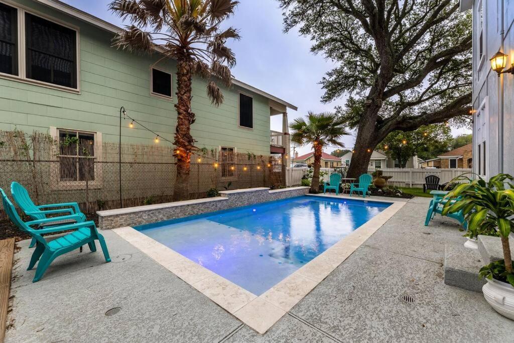 5/3 With A Heated Pool 2 Min From Beach, Updated Villa Galveston Exterior photo