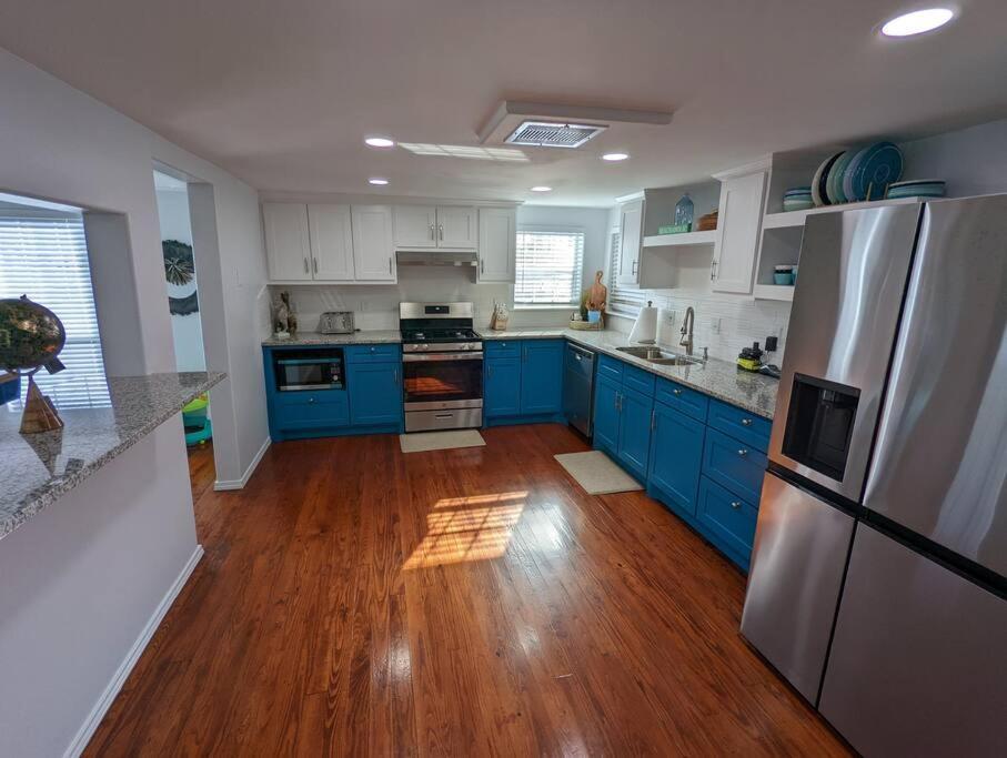 5/3 With A Heated Pool 2 Min From Beach, Updated Galveston Exterior photo