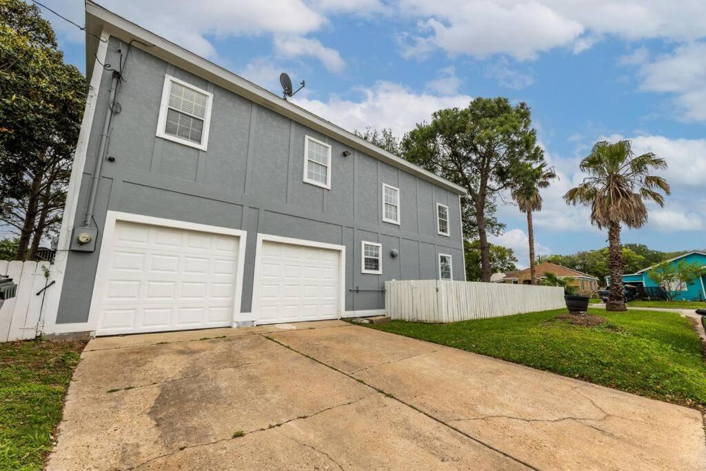 5/3 With A Heated Pool 2 Min From Beach, Updated Galveston Exterior photo