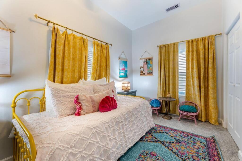 5/3 With A Heated Pool 2 Min From Beach, Updated Galveston Exterior photo