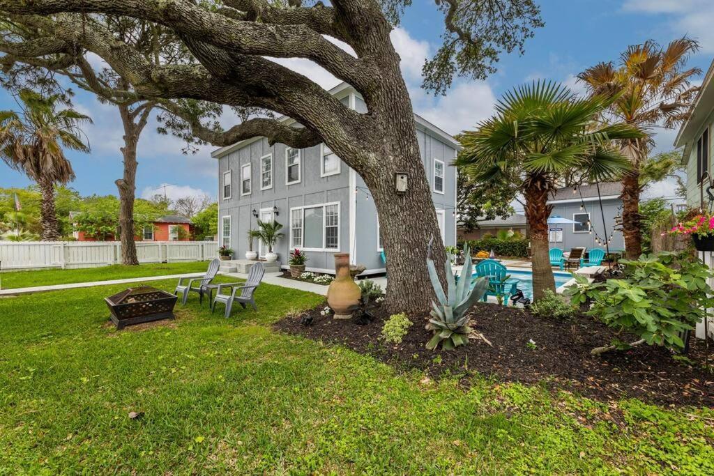 5/3 With A Heated Pool 2 Min From Beach, Updated Villa Galveston Exterior photo